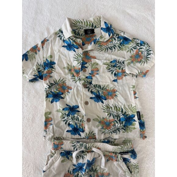 Volcom Toddler Boy's Shirt and Pant Hawaiian Set 3T - Picture 4 of 5